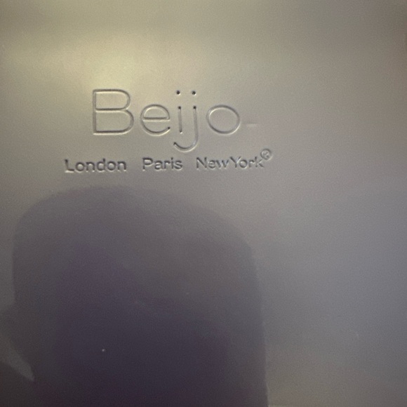 Beijo Lavender and Cream Shoulder Bag - Picture 10 of 10